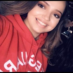 Meet your Posher, Alondra